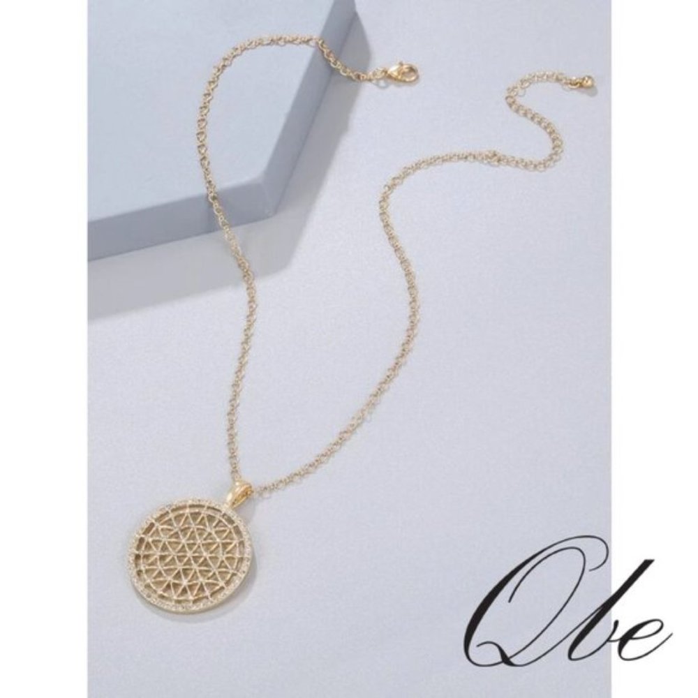 Qbe Hollow Out Round Charm Necklace